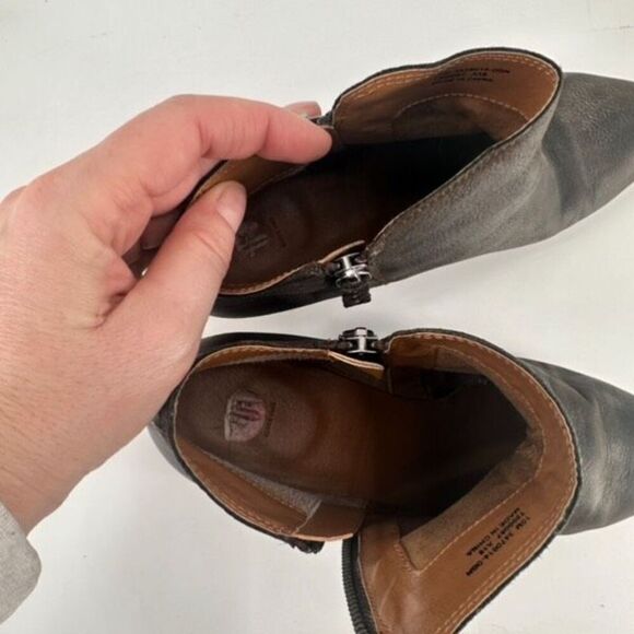 Frye Women's Judy Nubuck Leather Almond Toe Double Zip Ankle Boots Brown Size 10 - Picture 10 of 10